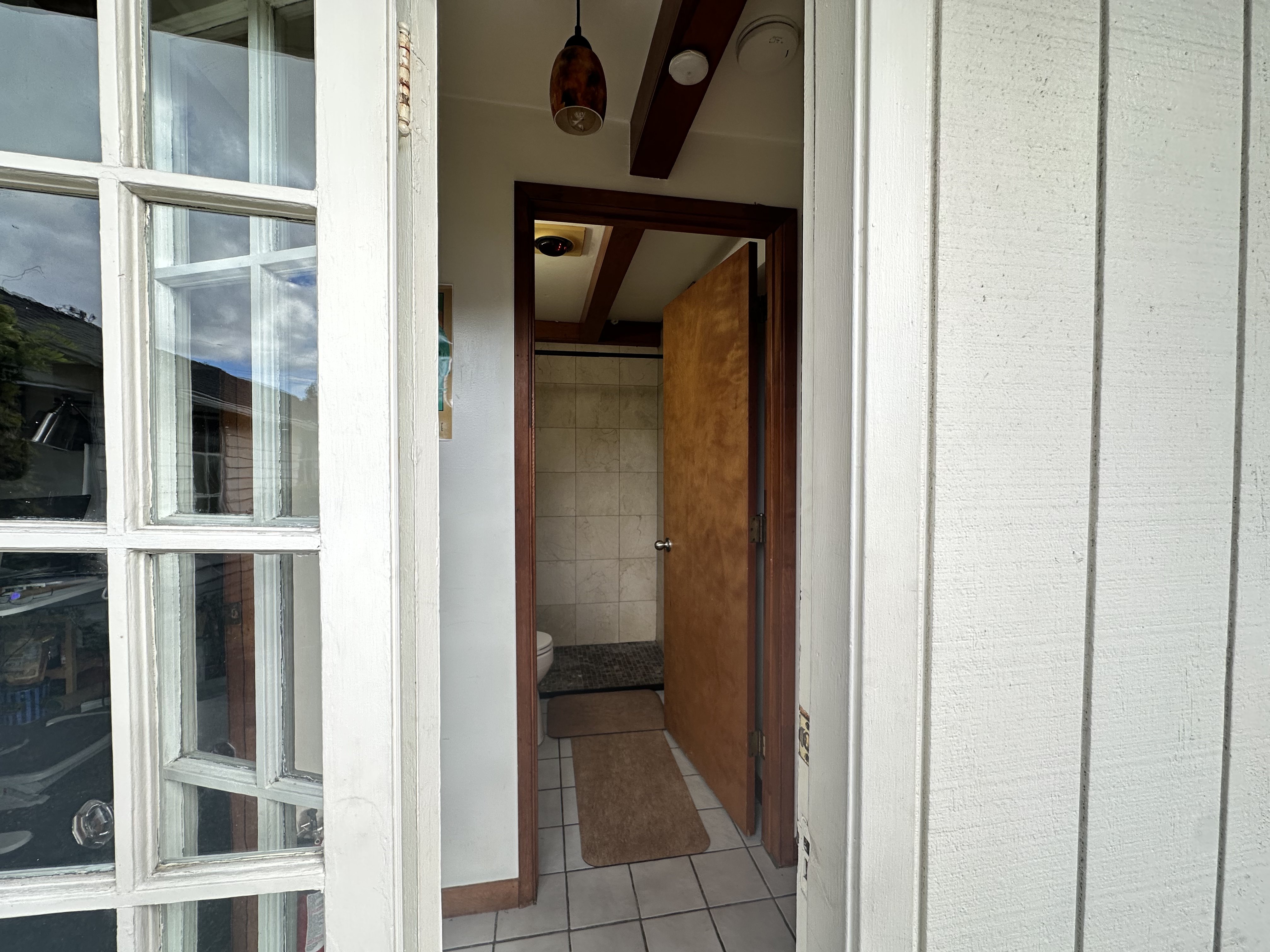 Garden studio kitchen view 10